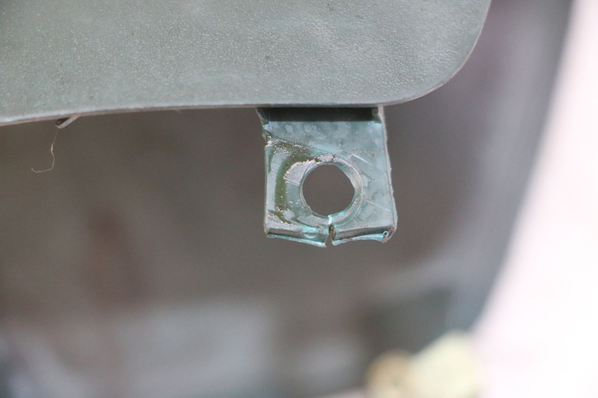 photo de VOORSTE STUURKAP PEUGEOT ELYSEO 125 (1999 - 2004) - Technische close-up