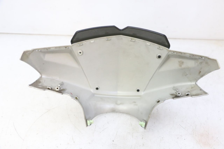 photo de VOORSTE STUURKAP PEUGEOT KISBEE 2T 50 (2010 - 2017) - Detail van het onderdeel