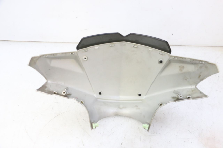 photo de VOORSTE STUURKAP PEUGEOT KISBEE 2T 50 (2010 - 2017) - Bevestigingspunten