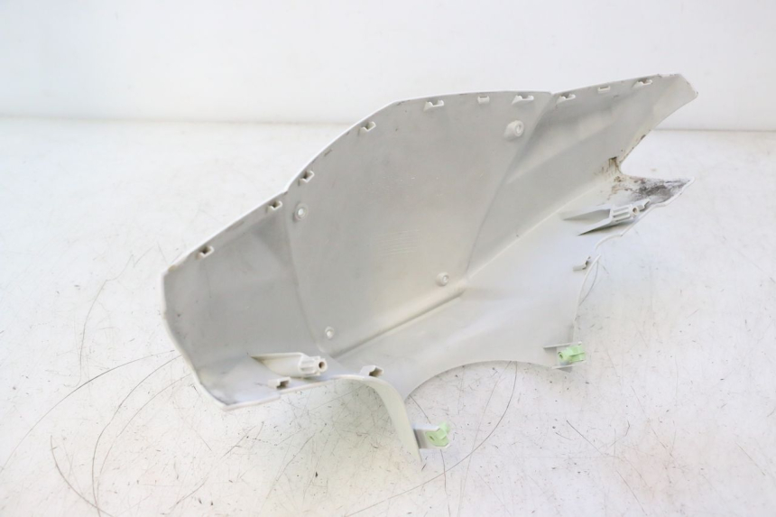 photo de VOORSTE STUURKAP PEUGEOT KISBEE 2T 50 (2010 - 2017) - Detail van het onderdeel