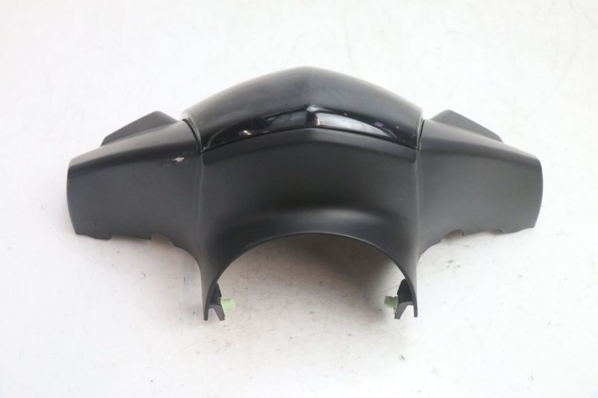 photo de VOORSTE STUURKAP PEUGEOT KISBEE 4T 50 (2018 - 2022) - Detail van het onderdeel