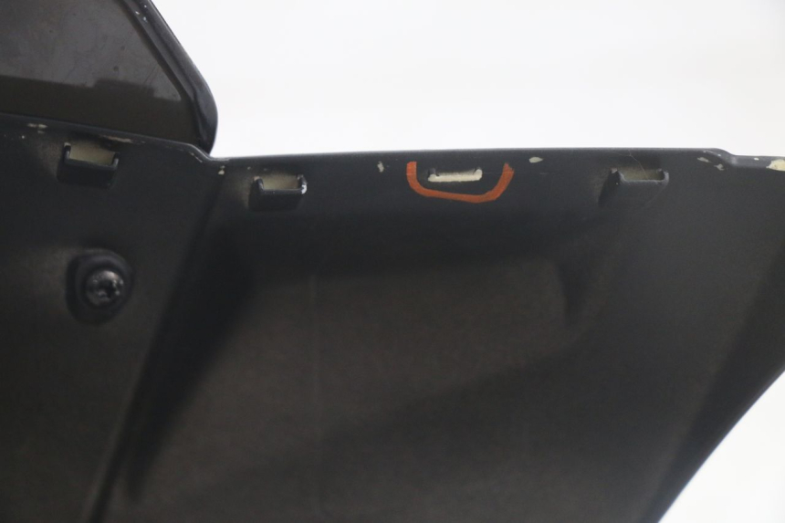 photo de VOORSTE STUURKAP PEUGEOT KISBEE 4T 50 (2018 - 2022) - Bevestigingspunten