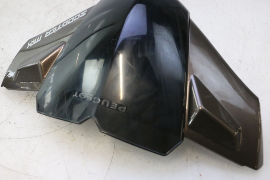 photo de VOORSTE STUURKAP PEUGEOT KISBEE 4T 50 (2010 - 2017) - Kenmerkende details