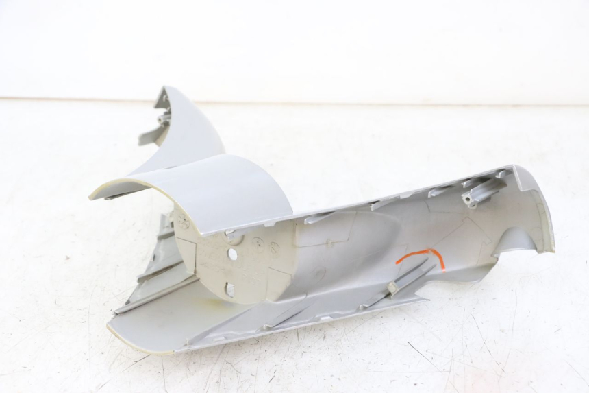 photo de VOORSTE STUURKAP KYMCO GRAND DINK 125 (2008 - 2014) - Detail van het onderdeel