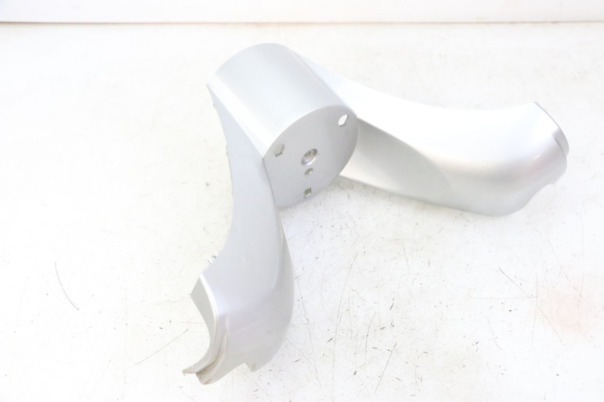 photo de VOORSTE STUURKAP KYMCO GRAND DINK 125 (2008 - 2014) - Bevestigingspunten