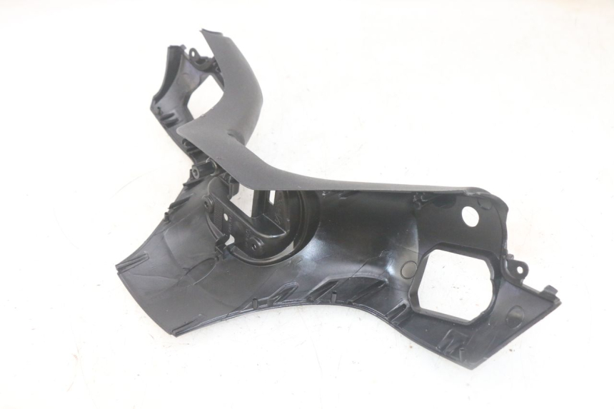 photo de VOORSTE STUURKAP PIAGGIO MP3 HPE 300 (2019 - 2026) - Bevestigingspunten