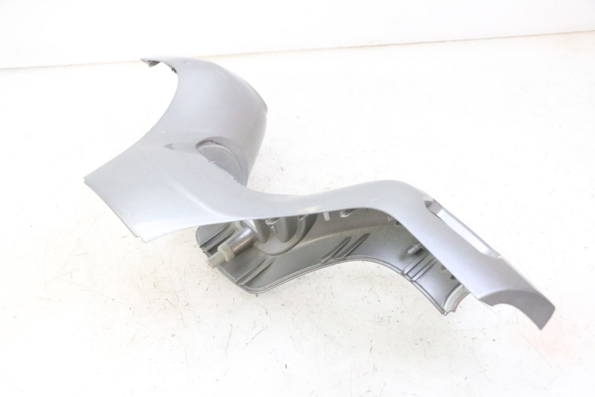 photo de VOORSTE STUURKAP PIAGGIO MP3 500 (2014 - 2017) - Bevestigingspunten