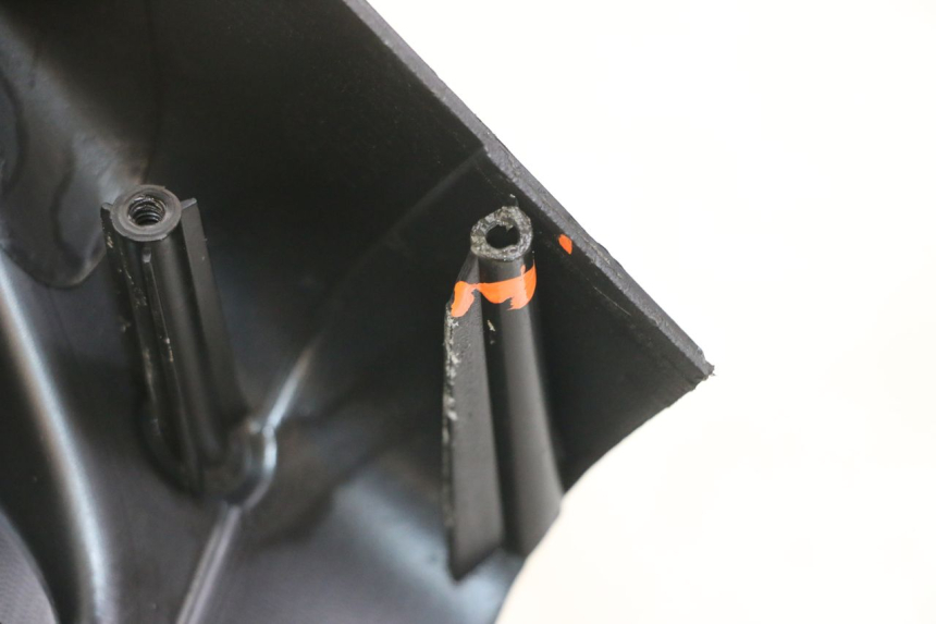 photo de VOORSTE STUURKAP GILERA NEXUS 125 (2009 - 2013) - Detail van het onderdeel