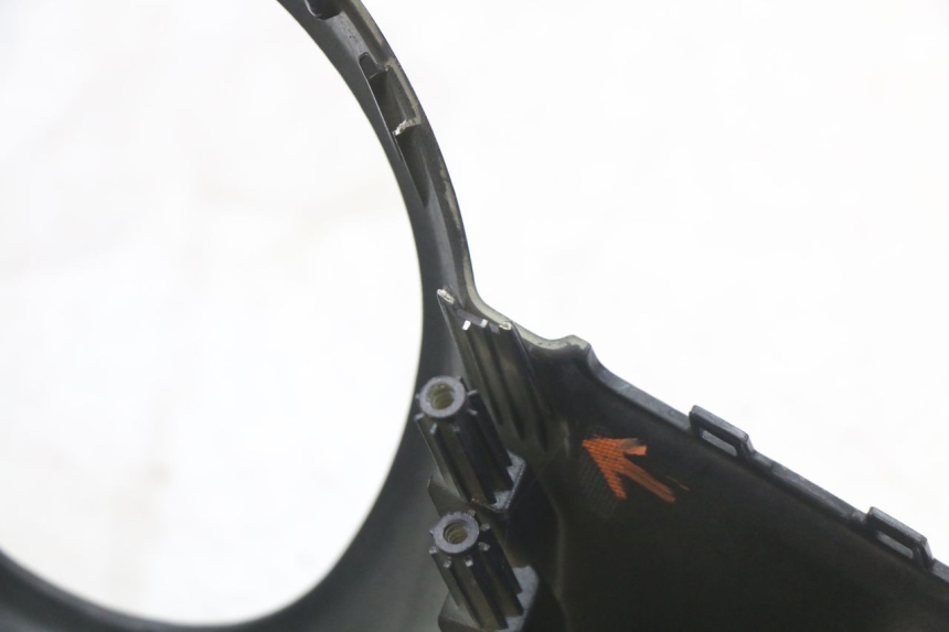 photo de VOORSTE STUURKAP PEUGEOT DJANGO 125 (2014 - 2017) - Markeringen en referenties