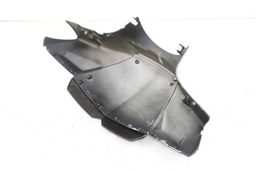 photo de VOORSTE STUURKAP PEUGEOT KISBEE 4T 50 (2018 - 2022) - Detail van het onderdeel