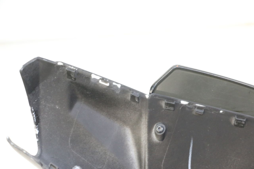 photo de VOORSTE STUURKAP PEUGEOT KISBEE 4T 50 (2018 - 2022) - Detail van het onderdeel