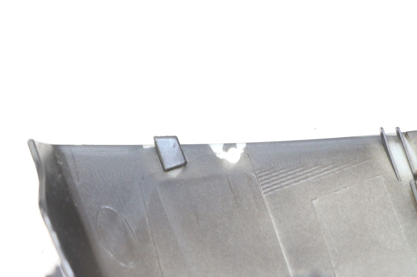 photo de VOORSTE STUURKAP PEUGEOT VIVACITY 125 (2010 - 2017) - Detail van het onderdeel