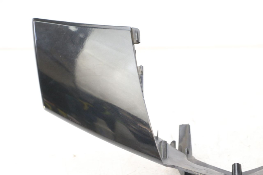 photo de VOORSTE STUURKAP PEUGEOT VIVACITY 125 (2010 - 2017) - Kenmerkende details