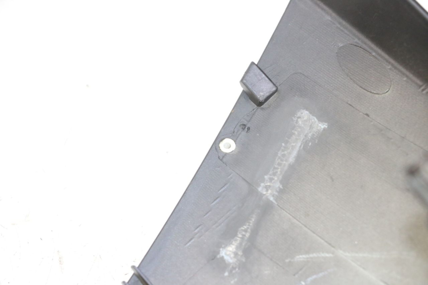 photo de VOORSTE STUURKAP PEUGEOT VIVACITY 125 (2010 - 2017) - Zoom op gebruiksstaat