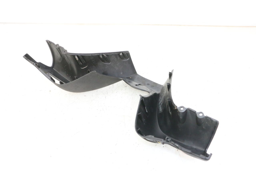 photo de VOORSTE STUURKAP PIAGGIO MP3 125 (2006 - 2014) - Detail van het onderdeel