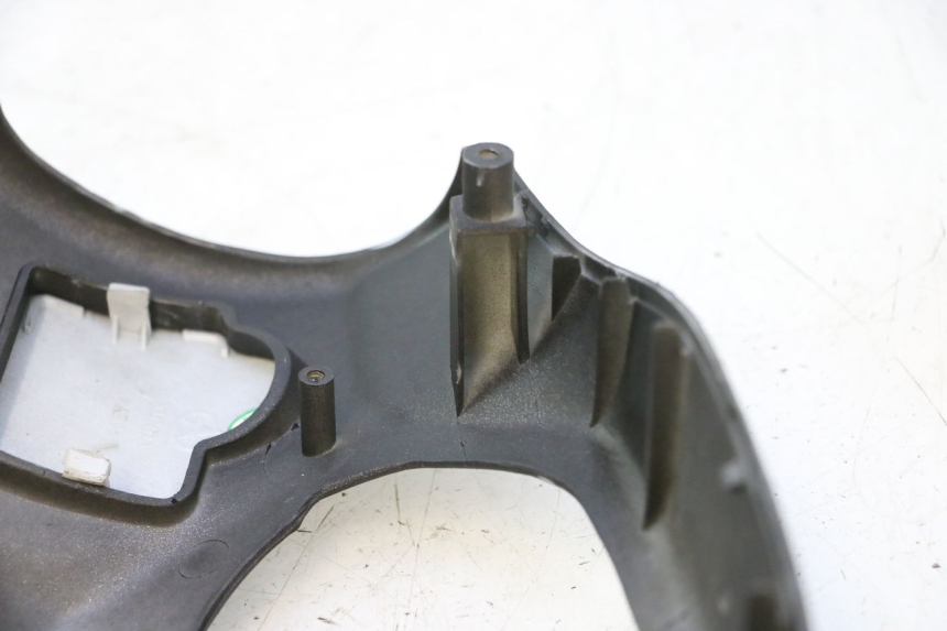 photo de VOORSTE STUURKAP KEEWAY RY6 2T 50 (2011 - 2019) - Detail van het onderdeel