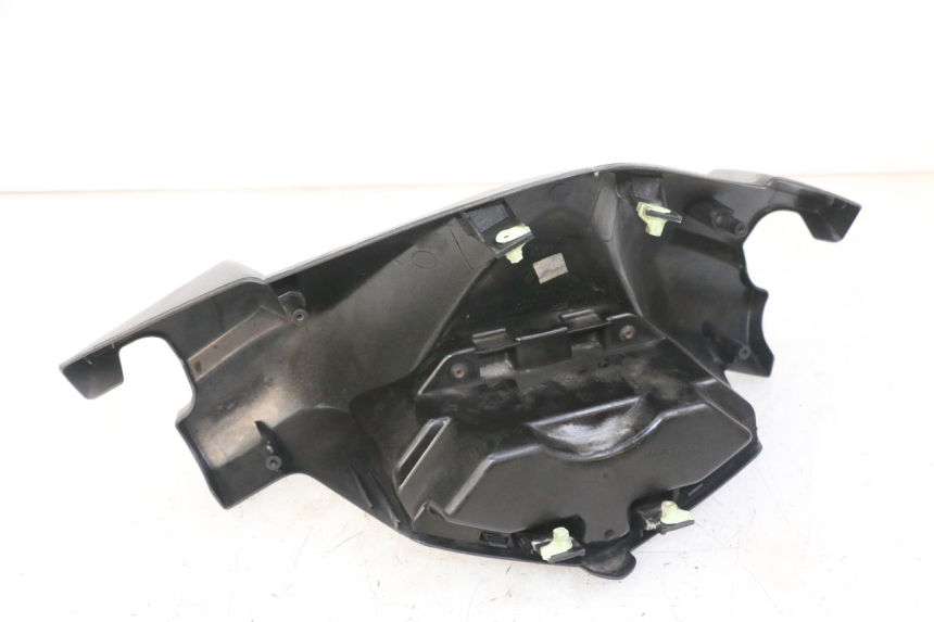 photo de VOORSTE STUURKAP PEUGEOT SATELIS COMPRESSOR K15 125 (2006 - 2009) - Bevestigingspunten