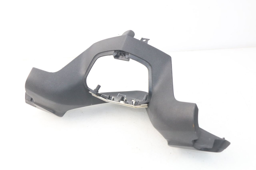 photo de VOORSTE STUURKAP PEUGEOT SATELIS 300 (2012 - 2015) - Bevestigingspunten