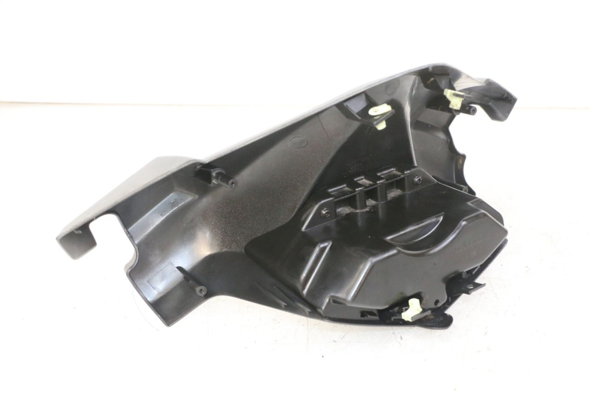 photo de VOORSTE STUURKAP PEUGEOT SATELIS 125 (2013 - 2018) - Zoom op gebruiksstaat