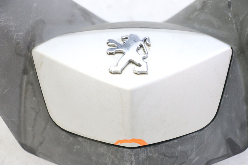 photo de VOORSTE STUURKAP PEUGEOT SATELIS 125 (2013 - 2018) - Bevestigingspunten