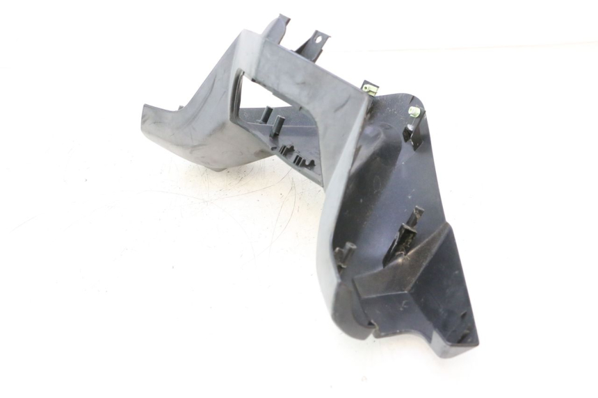 photo de VOORSTE STUURKAP PEUGEOT SATELIS 125 (2006 - 2009) - Detail van het onderdeel
