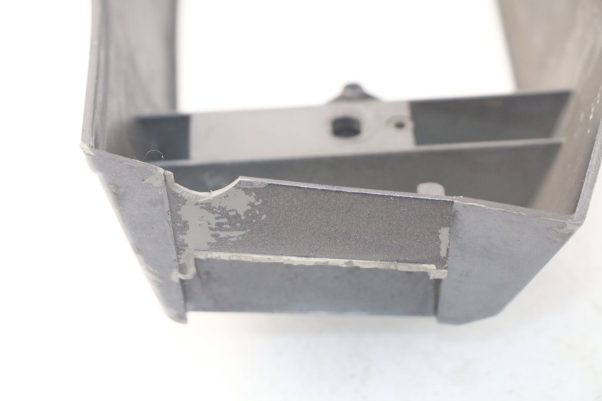 photo de VOORSTE STUURKAP PEUGEOT SC 50 (1988 - 1992) - Detail van het onderdeel