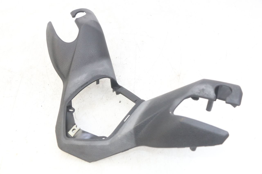 photo de VOORSTE STUURKAP MBK SKYCRUISER 125 (2010 - 2013) - Bevestigingspunten