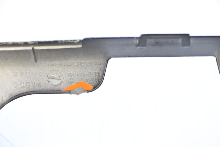 photo de VOORSTE STUURHOES PEUGEOT SPEEDFIGHT 2 AC 50 (2000 - 2009) - Detail van het onderdeel