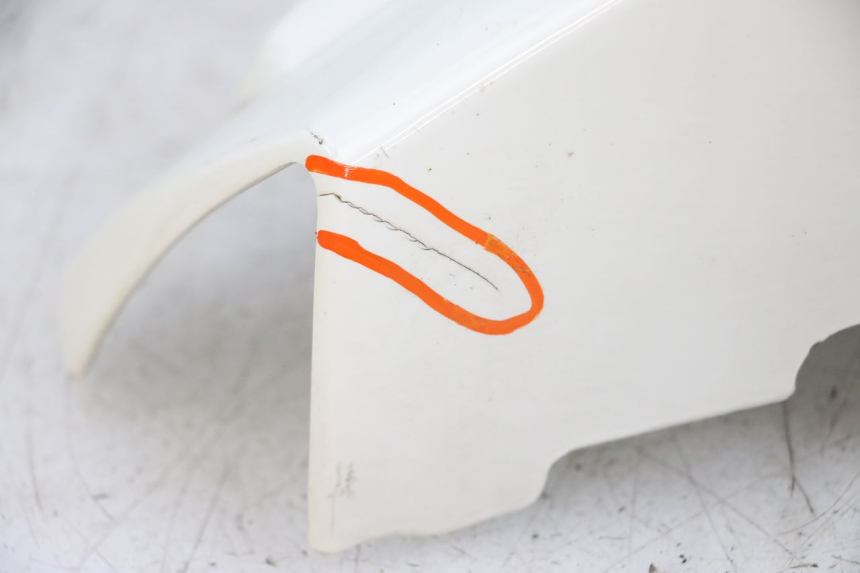 photo de VOORSTE STUURKAP PEUGEOT STREETZONE 2T 50 (2014 - 2019) - Bevestigingspunten