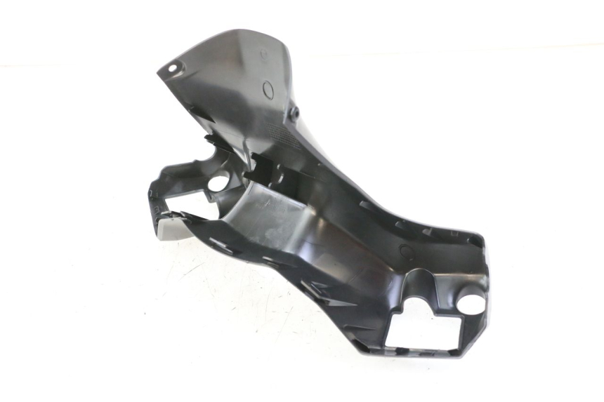 photo de VOORSTE STUURKAP SUZUKI BURGMAN 125 (2018 - 2021) - Detail van het onderdeel