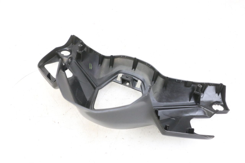 photo de VOORSTE STUURHOES YAMAHA TRICITY 300 (2020 - 2024) - Detail van het onderdeel