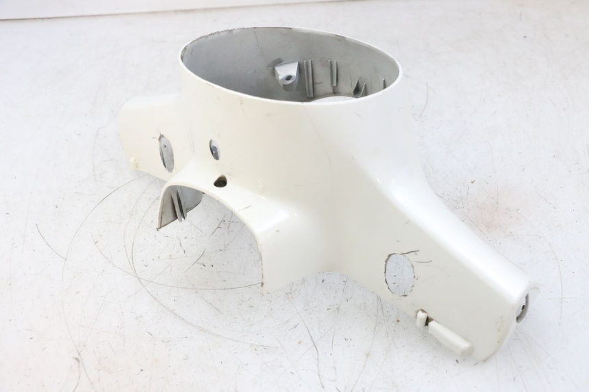 photo de VOORSTE STUURKAP PIAGGIO VESPA GTS SUPER IE 125 (2009 - 2016) - Focus op structuur