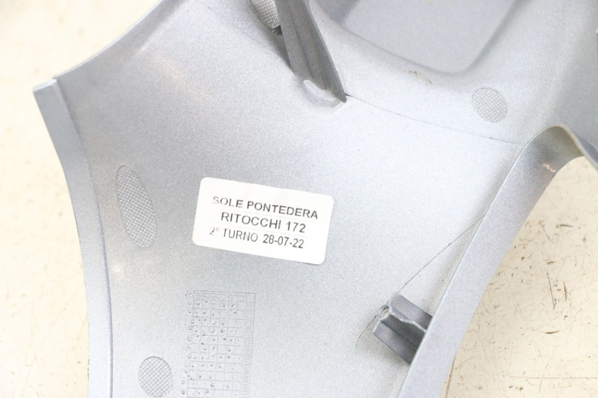 photo de VOORSTE STUURKAP PIAGGIO VESPA PRIMAVERA 4T 50 (2021 - 2024) - Zoom op gebruiksstaat