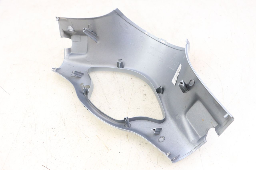 photo de VOORSTE STUURKAP PIAGGIO VESPA PRIMAVERA 4T 50 (2021 - 2024) - Bevestigingspunten