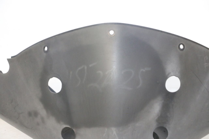 photo de VOORSTE STUURKAP YAMAHA X-CITY XCITY 125 (2007 - 2013) - Zoom op componenten