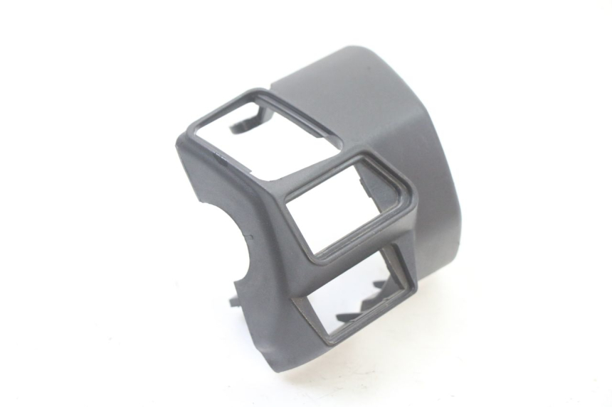 photo de HANDVAT BESCHERMING SCHAKELAAR APRILIA ATLANTIC 125 (2003 - 2009) - Detail van het onderdeel