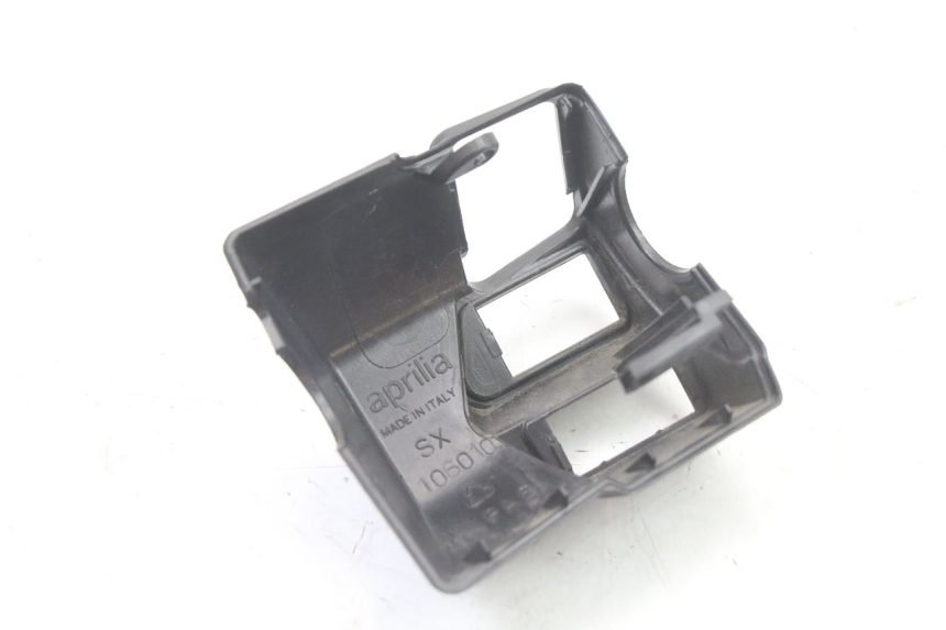 photo de HANDVAT BESCHERMING SCHAKELAAR APRILIA ATLANTIC 125 (2003 - 2009) - Technische close-up