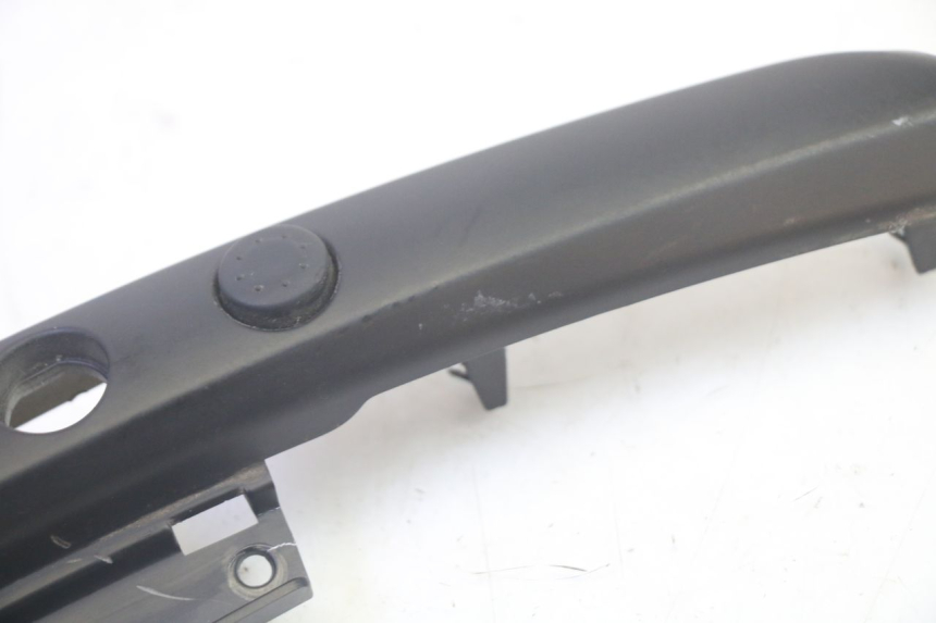 photo de HANDVAT BESCHERMING SCHAKELAAR PIAGGIO MP3 HPE 350 (2018 - 2020) - Bevestigingspunten