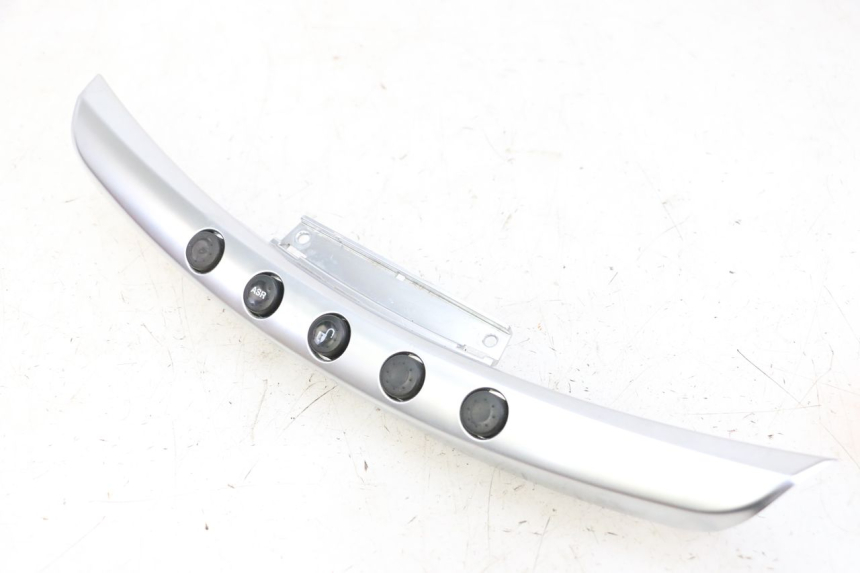 photo de STUURHULS SCHAKELAAR PIAGGIO MP3 500 (2014 - 2017) - Bevestigingspunten