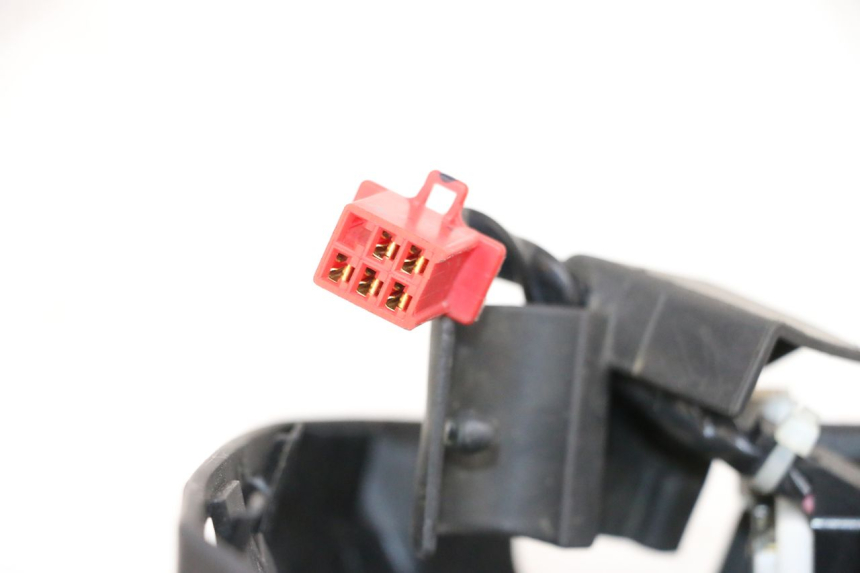 photo de HANDVAT BESCHERMING SCHAKELAAR YAMAHA NEO'S CORE 1 (2022 - 2026) - Detail van het onderdeel