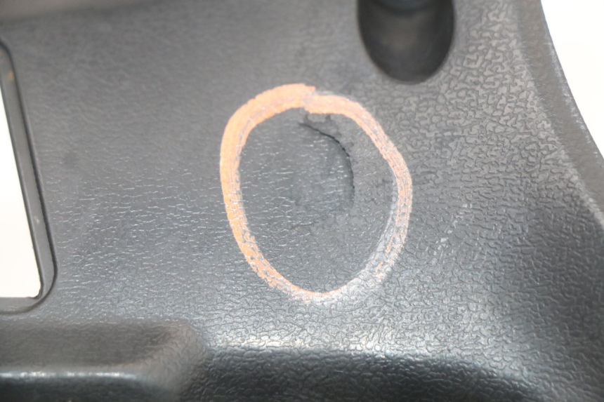 photo de HANDVAT BESCHERMING SCHAKELAAR PEUGEOT TWEET 125 (2018 - 2021) - Bevestigingspunten