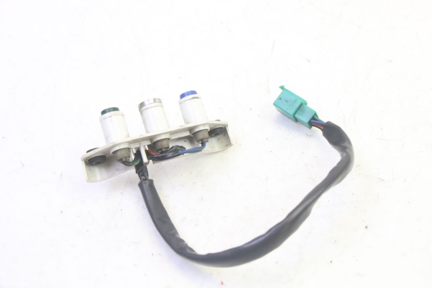 photo de HANDVAT BESCHERMING SCHAKELAAR KYMCO ZING 125 (1997 - 2003) - Zoom op gebruiksstaat