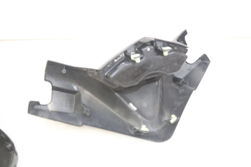 photo de STUURHOES PEUGEOT SATELIS 125 (2006 - 2009) - Bevestigingspunten