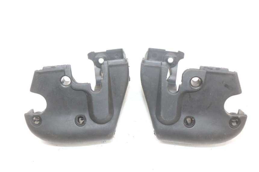 photo de STUURHOES APRILIA SCARABEO GT 125 (1999 - 2007) - Detail van het onderdeel