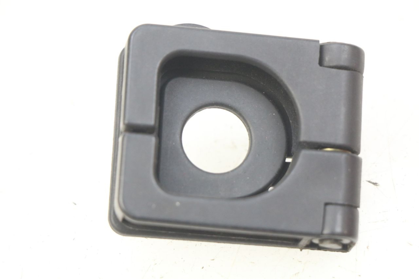 photo de TASHAKJE HAAKJE PEUGEOT KISBEE 4T 50 (2010 - 2017) - Zoom op gebruiksstaat