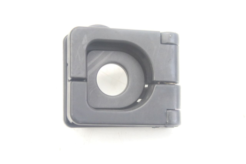 photo de TASHAKJE HAAKJE PEUGEOT KISBEE 4T 50 (2010 - 2017) - Zoom op gebruiksstaat