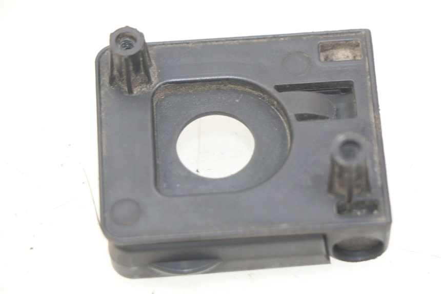 photo de TASHAKJE HAAKJE PEUGEOT KISBEE 4T 50 (2010 - 2017) - Detail van het onderdeel