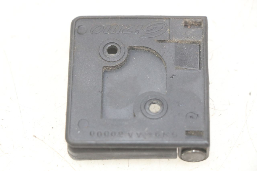 photo de TASHAKJE HAAKJE PEUGEOT SATELIS 125 (2006 - 2009) - Zoom op gebruiksstaat