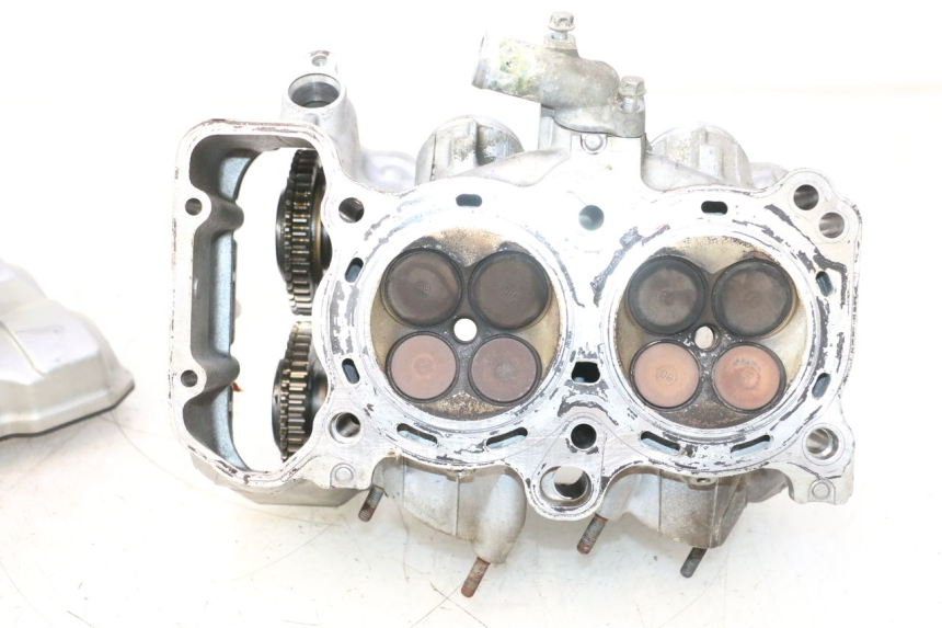 photo de ACHTERKOPPENDEEL HONDA VFR FI RC46 800 (1998 - 2001) - Kenmerkende details