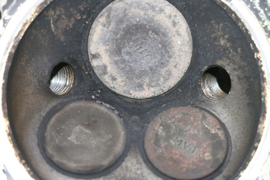 photo de ACHTERSTE KOP HONDA XRV AFRICA TWIN 750 (1990 - 1992) - Kenmerkende details